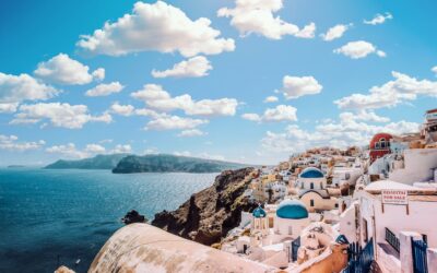 Descubriendo la Antigua Grandeza y la Belleza Isleña: Un Viaje por Atenas y Santorini