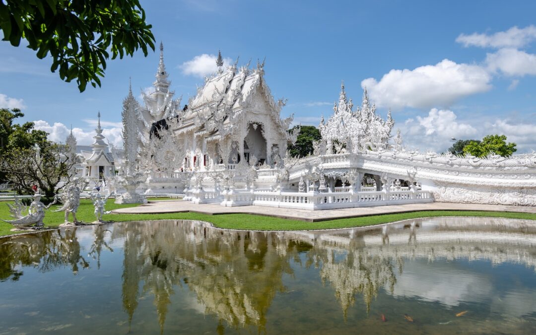 Templo Blanco de Chiang Rai al norte de Tailandia con Viajes Gangas