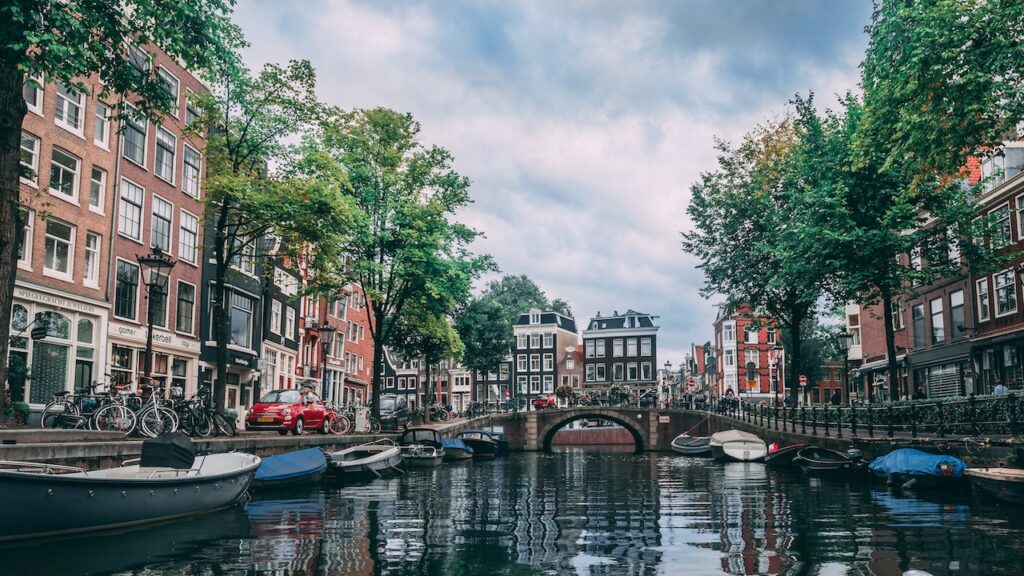 Panorámica de una cana de Ámsterdam, viaje organizado por Viajes Gangas