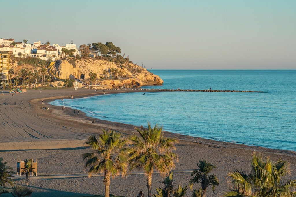 Playa de la zona de la Costa del Sol, en Málaga, con Viajes Gangas