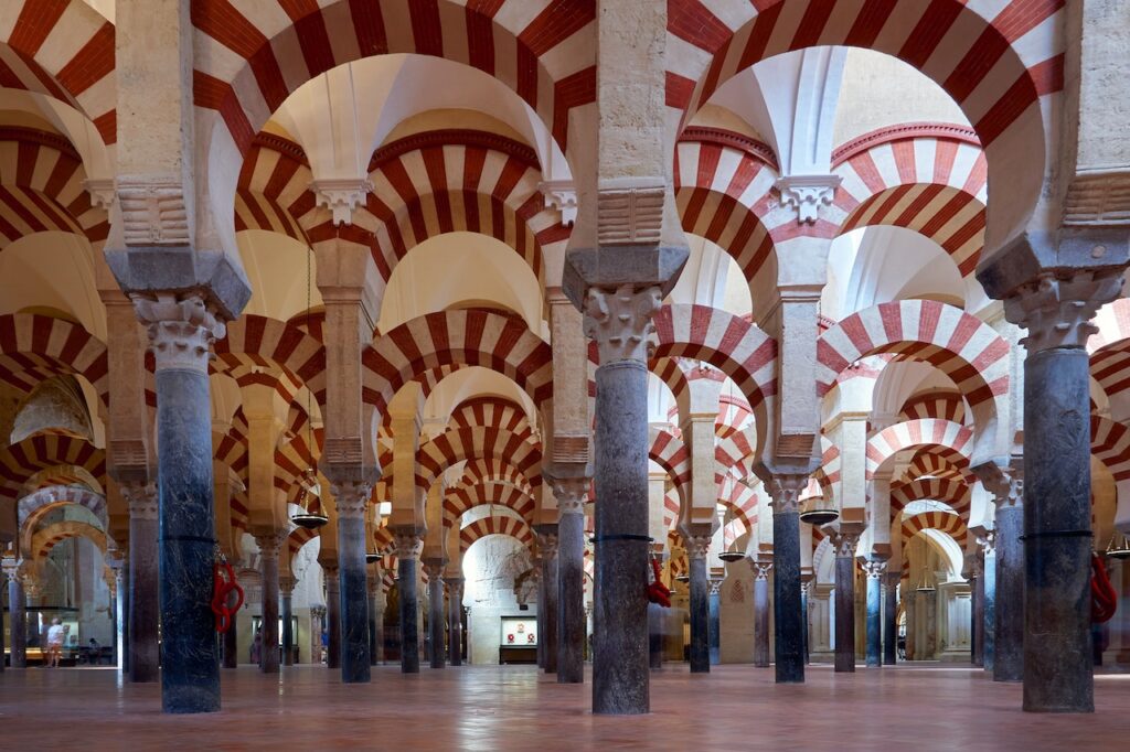 Vista del interior de la Mezquita de Córdoba, con Viajes Gangas