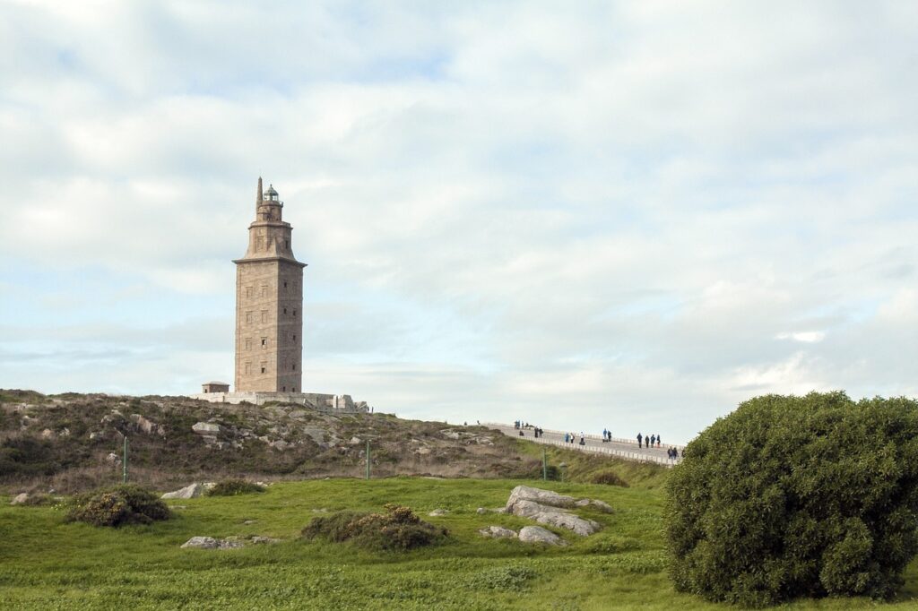 Panorámica de la Torre de Hércules, en Galicia, con Viajes Gangas